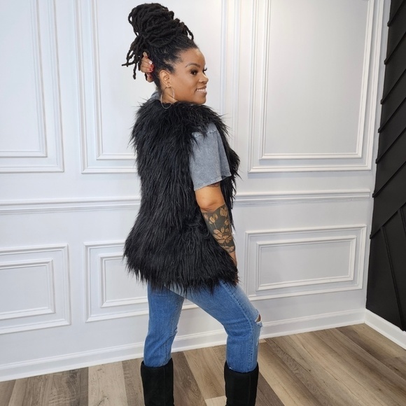 Black Fluffy Faux Fur Vest - Picture 3 of 6